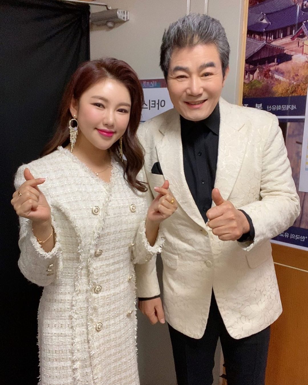 Song Ga-in reveals respect for Jin SungOn the 18th, Song Ga-in posted a picture on his Instagram.Song Ga-in in the open photo is posing with his senior Singer Jin Sung in a friendly manner.The two Trot Singer seniors gave a bright smile and created a warm atmosphere.In addition, Song Ga-in said, I admire Jin Sung. I will be a wonderful senior like you.Best, he added, expressing his respect to Jin Sung.Meanwhile, Song Ga-in, who has been named Miss Mr. Trot, has been active to date. Jin Sung is currently Mr.He is active as a Trot Master Corps.Photo = Song Ga-in Instagram