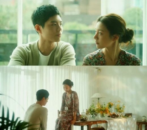 Actor Park Bo-gum is featured in singer Lee Seung-cheols I Love You A lot Music Video.I love you a lot Music Video was released at 6 pm on the 20th.I love you a lot is a song on Lee Seung-cheols single album, and it is a webtoon Moonlight Sculptor OST.The songwriting and composition was accompanied by producer Doko (DOKO), and Music Video was directed by Lee Rae-kyung.In the teaser video released on the 15th, Park Bo-gums unique emotional acting and Lee Seung-cheols sweet voice gathered topics.Park Bo-gum in the music video video not only captures the atmosphere of calm and sweet songs with eyes and expressions, but also expresses the heartfelt heart with smiles and conveys the excitement to the viewers.In particular, Park Bo-gum appeared as Actor Go Yoon-jung and Couple and showed a sweet chemistry.Park Bo-gums I love you a lot narration at the end of the video stimulates a faint sensibility.