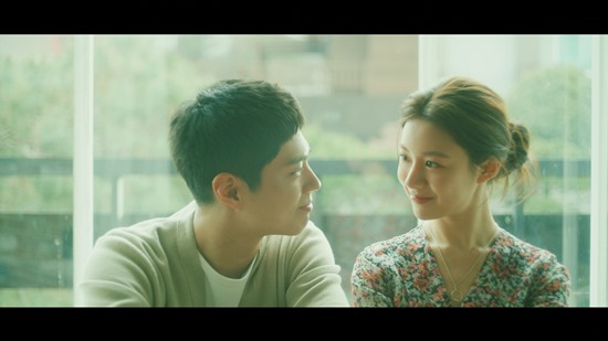 I love you so much is a hit.The song Legendary Moonlight Sculptor OST, which is a hot topic with the limited-edition collaboration of Vocal God singer Lee Seung-cheol and national actor Park Bo-gum, has been unveiled.Lee Seung-cheols agency, Jinen One Music Works, said, The Web toon Legendary Moonlight Sculptor OST part of Kakao Page was released at 6 pm on the 20th through music sites such as Melon, Bucks, Soribada and Genie.The song is called by Lee Seung-cheol, a representative singer in Korea, and the national actor Park Bo-gum has been focusing his attention on the music video.Especially, it is OST based on collaboration with Lee Seung-cheol, who has been hit in the OST system, and Legendary Moonlight Sculptor, which is called the myth of web-based design, and web-toon.Web toon OST has been made of high quality, which is hard to find.In addition, the songs lyrics and compositions were also named by popular producer DOKO (Doco), who participated in vocal directing work for Twice and Stray Kids albums and producing albums such as Yubin and Yunha.In addition, FT Island Choi Min-hwan participated in the drum of the sound source and added topics.The music video, which Park Bo-gum appeared in along with the sound source, is also on the 20th and is becoming a hot topic.Park Bo-gum continued his unique emotional performance in the video based on Lee Seung-cheols fascinating vocals while breathing with Go Yoon-jung as a couple.Lee Seung-cheol - Park Bo-gums perfect combination is surprising to the viewer.Lee Seung-cheol has been reigning as the OST emperor enough to produce a hit OST song such as Mali Flower, Incredible, Western Sky, Nobody else, Just like that, Here I have reigned.Lee Seung-cheols unusual collaboration with Legendary Moonlight Sculptor and Park Bo-gum will attract another hit.Meanwhile, Web toon Legendary Moonlight Sculptor is a representative IP of Kakao page that depicts the story of a hero in a virtual reality game choosing a job called Legendary Moonlight Sculptor that carves the moonlight.The original fantasy web novel of the same name, which received explosive love with 370 million cumulative views.The song I Love You A lot, which corresponds to OST Part.1 of Legendary Moonlight Sculptor, is inspired by the story of Weed, the main character of Legendary Moonlight Sculptor, recalling the cold Seoyun, which closed the door of heart to everyone.Photo: Jinen One Music Works