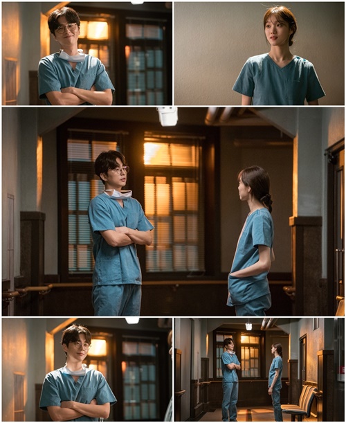 Romantic Doctor Kim Sabu 2 Lee Sung-kyung Shin Dong-wook captures flower smile of warm seniors and juniorsLee Sung-kyung and Shin Dong-wook, Romantic Doctor Kim Sabu 2, warmly paint the house theater with a warm eye-colored bitterness.SBS monthly drama Romantic Doctor Kim Sabu 2 (playplayplay by Kang Eun-kyung/director Yoo In-sik/produced by Lee Gil-bok/produced Samhwa Networks) released a still cut of Lee Sung-kyung and Shin Dong-wook on the 21st.Lee Sung-kyung and Shin Dong-wook are playing the role of Bae Mun-jung, a so-called bone gland and orthopedic surgeon who perfectly stitches all 206 bones in the human body, from the head of the effort-type study genius thoracic surgeon Fellow Cha Eun-jae to the toe bone, respectively, in Romantic Doctor Kim Sabu 2.In the last five episodes, Bae Moon-jung (Shin Dong-wook) made the house theater feel like Cha Eun-jae, who had a surgery room depression, was treated and cared for when he took Kim Sa-bus pills and entered the operating room, and Cha Eun-jae, who got the courage, finished the surgery safely.Above all, Lee Sung-kyung and Shin Dong-wook are seen sharing a flower smile chat with a smile on the whole side in the corridor of Doldam Hospital, making the hearts of viewers pound.Bae Mun-jung, who found Cha Eun-jae sitting in the hospital corridor in the drama, approached and exchanged chats.Cha Eun-jae joined Bae Mun-jungs bone club with his interest in Bae Mun-jung during his college days, and he found Bae Mun-jung at Doldam Hospital and showed his excitement by turning his hair back.Bae Mun-jung also revealed that he was a special person who was suffering from the trauma of depression, such as confessing that he had received medicine from Kim Sabu when he carefully examined the sleeping tea silver with the medicine taken for surgery.There is a growing interest in what kind of chemistry will be brought out in the Doldam Hospital where the senior and juniors of the Geosan University - Doldam Hospital are in trouble.Lee Sung-kyung and Shin Dong-wooks Snowy Tsudam Tsudam screen was filmed at Yongin Set in Gyeonggi Province last November.This scene is a state where the flow of emotions and ambassadors of the two people was more important than anything else, as it should contain the appearance of a senior and junior who naturally talks in scrub suits.The two men started to shoot and started to relax the tension by making a story flower as they prepared to shoot.In particular, Lee Sung-kyung and Shin Dong-wook faced each other and carefully adjusted the ambassador, and also performed a special breath by matching the moving movement and gesture.Usually, the smoke of the two people who created the strength of the seniors and juniors in the field was completed.The relaxed atmosphere of Lee Sung-kyung, who shows speciality about seniors, and Shin Dong-wook, who cares for juniors, represents the atmosphere of Doldam Hospital, said Samhwa Networks, a production company. We want you to check the smoke breathing of two people who will show their cheerfulness with the new Sundam senior chemistry.
