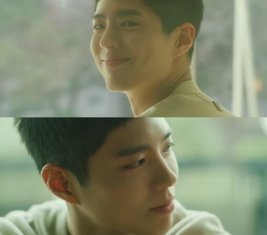 In addition to capturing the atmosphere of calm and sweet songs with black eyes and expressions in the video, he also expresses his heartfelt heart with a smile and conveys his excitement to the viewers.In addition, Park Bo-gums I Love You A lot narration at the end of the video was enough to stimulate the faint emotions and attract peoples attention.