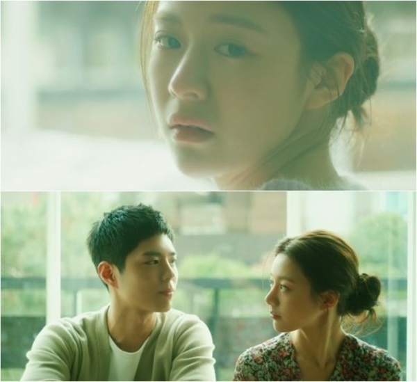 Actor Go Yoon-jung, who has been working with Actor Park Bo-gum in the music video, is a hot topic.Park Bo-gum and Go Yoon-jung appeared in the music video of Lee Seung-chuls new song I Love You a lot released on the 20th.In particular, Go Yoon-jung is attracting public attention by showing Park Bo-gum and his lover acting.Go Yon-jung was born in 1996 and is 25 years old at Age this year. He is a graduate of the Department of Modern Art at Seoul Womens University and made his debut as a cover model for the magazine University Tomorrow.Go Yoon-jung, who appeared in a commercial for a carrier after that, showed his way as an actor in the TVN drama Psychometry Guy to Kim So Hyun.He also appears in the drama Sweet Home, which is scheduled to air on Netflix in 2020.In addition, he has appeared in a number of music videos, including But of the group 10cm, Number.Five of rapper Pecometo, and Confession of the upbringing material of the group Bitobi.Go Yoon-jung is an influencer with 710,000 SNS followers and has the nickname Instagram Goddess.In addition, it is also called Similiar, a number of top stars such as Actor Jeon Ji-hyun, Seo Ji-hye and Kim Ji-won due to its distinctive features.