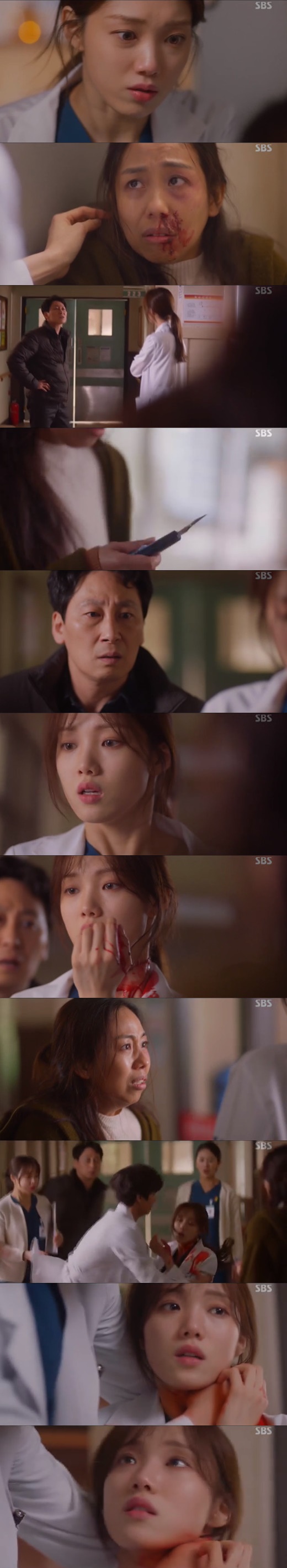 Actor Lee Sung-kyung was struck by a shocking accident in the Romantic Doctor Kim Sabu 2 by a patients carer.Han Suk-kyu heralded a full-fledged confrontation with Kim Ju-Hun and The Best with theIn the 6th episode of SBS Mondays drama Romantic Doctor Kim Sabu 2, which was broadcast on the afternoon of the 21st, Lee Sung-kyung, a second-year fellow of thoracic surgery, was portrayed to prevent domestic violence.On this day, Cha Eun-jae accidentally found the mother of a multicultural family child who was crying alone in the bathroom.Especially, the womans face was bruised and she was spilling nosebleeds. She stepped out of the bathroom door and approached the sleeping womans husband.Cha Eun-jae said, Did you hit your wife? And this man said, Do not worry about other peoples house.Nevertheless, Cha Eun-jae said, Violence is bad. It is the worst of the worst and the worst of the worst.The man then tried to violence Cha Eun-jae, saying, Do you have a female doctor?In this appearance, the wife eventually failed to control the anger and rushed toward her husband with a cutter knife.At this moment, Cha Eun-jae instinctively said, No! He blocked in front of a domestic violence man, and instead he was stabbed.Cha Eun-jae, who cut his neck on a sharp blade, fell down with blood spilled, and Seo Woo-jin (Ahn Hyo-seop), who witnessed it, ran straight to hold the fainted Cha Eun-jae.Meanwhile, Han Suk-kyu started a tough fight against the chairman, Do Yun-wan (The Best with the) and the new director of Doldam Hospital, Park Min-guk (Kim Ju-Hun).Park Min-guk said to Kim Sa-bu, I will fix the old-fashioned system first, and I will have to control your madness first.He also plotted with Do Yoon-wan, There is not much way to beat him at Doldam Hospital, but it is possible to believe that he is right.In fact, on the first day of his inauguration, Park Min-guk said, The salary of all employees is 5% higher and the work allowance is 5% higher.I will continue to make efforts to improve your treatment and resolve the deficit at Doldam Hospital. But Kim Sabu didnt shake: he said, Park Min-guk is a very good man, by former director Still operating (Kim Hong-pa), It looks like that. A careful and principled person.Maybe it is more difficult than Doyunwan. Kim Sabu smiled relaxedly at the worry of Still operating Is it okay?Still operating said, It is Kim Sabu to make that hard fight.