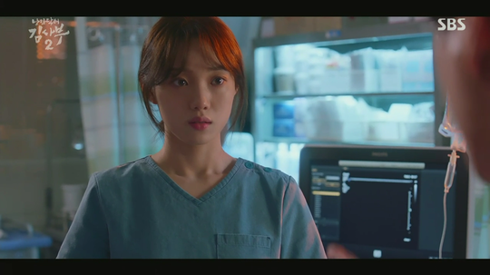 Actor Lee Sung-kyung is being Cheering as a growth character.In the 6th episode of SBS monthly drama Romantic Doctor Kim Sabu 2 (playplay by Kang Eun-kyung/directed by Yoo In-sik and Lee Gil-bok), which was broadcast on January 21, Cha Eun-jae (Lee Sung-kyung) overcomes the depression and successfully completes emergency surgery.Due to the trauma patients who suddenly came in on the day, Doldam Hospital became a mess.In an urgent situation where the operating room is insufficient and the operation area is to be opened in the emergency room, Eunjae is in charge of emergency treatment of the knifed tissue boss.Even if he was not confident, he said he would give up without hesitation.As he lived up to Kim Sa-bu (Han Seok-gyu), Eun-jae calmly and quickly caught the bleeding area and finished the surgery safely.In the previous episode 5, she was given the medicine given by Kim Sa-bu and served the surgery without any depression for the first time.As the society continues, viewers are crying and laughing together and Cheering in the appearance of the silver that develops.I felt the tension in the operating room as if I were one with Character, and I watched the operation scene with sweat in my hand.Eunjae is not only overcoming his trauma, but also becoming mentally hard at Doldam Hospital.He also reminded Woojin (Ahn Hyo-seop) that he would not treat the patient, and he did not hesitate to say bitterness to the domestic violence criminal who wielded violence.After the mentor Kim Sabu, he is gradually being reborn as a true romantic doctor.Lee Sung-kyung brings sympathy to the viewers by showing such a synchro rate with the silver character.It is a bright and bright thing, but on the other hand, it is a sweet with pain and trauma.Among the events of the big and small Doldam Hospital, watching and Cheering the growth of silver together adds another fun to watching Romantic Doctor Kim Sabu 2.hwang hye-jin