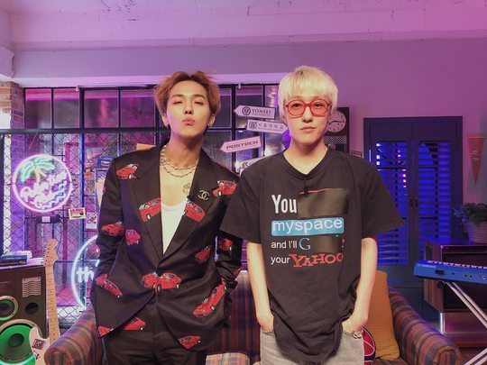 Group WINNER member Song Min-ho and singer Zion.T promoted the web entertainment program My Major is Hip Hop.Song Min-ho posted a picture on his instagram on January 22 with an article entitled My major is Hip hop Fun, Look.Inside the picture was a picture of Song Min-ho standing alongside Zion.T. Song Min-ho and Zion.T stare at the camera with a chic look.The two peoples full swag catches their eye.The fans who responded to the photos responded, Yes, I must see, It is handsome, and It is a visual that can not be seen.delay stock