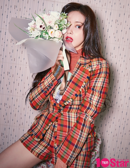 Actor Han Bo-reum has released an ideal type.Tenstar presented a February issue of pictorials and interviews with Han Bo-reum on January 23.Han Bo-reum emanated a distinctive youthful energy in an orange-colored plaid jacket and white ankle boots in pants.The concept of matching a long coat with a knee-length knit dress was combined with a bright grass background to create a dreamy atmosphere.In the cut wearing hot pants on a leather jacket, the girl crush charm exploded, and the picture showed the all-round entertainer pale color without regret.2019 was a special year for Han Bo-reum, who starred in dramas eight years after his debut, and was also prominent in entertainment.It was a year of homework and a little more about me, Han Bo-reum said. I could think of what the public liked about me.When I saw my various hobbies, people nicknamed me the richest man of passion, and I felt so good when I heard them.The new year has opened a YouTube channel called A Full Day.I wanted to let you know that its possible to think of anything that is usually gorgeous and grand, but simple, he said. It took me about three months to prepare.I chose and prepared the concept, fonts, and music myself, and I was careful to have fun without getting out of the message I wanted to convey. Han Bo-reum has more than ten professional qualifications, nicknamed Passion Rich.There are also a variety of areas: freediving, jazz dancing, skydiving, skin scuba, dog hairdresser, and barista. At first, I started as a hobby to overcome depression.I wanted to find something that I could do well, and then I got a certificate, and I was happy because of my sense of accomplishment. When asked if he had a hard time as an actor, Han Bo-reum said, I made my debut with the drama Dream High in 2011, but I was once again an idol trainee the next year and fell down.The most intrusive hobby Han Bo-reum has these days is Exercise, which is as much as you can concentrate on yourself as you do on Exercise.But too much exercise hurt him. I was inflamed by pelvic inflammation and I had no exercise for two weeks.I was proud to myself that I had done my Exercise right today, and from a certain point on, I felt a different pain than my muscle pain.I found out that I was hurt. I laughed nicely, I am so stupid. I want to be a human and a man, and I like natural people who are not decorating, he said. Age is not important.bak-beauty