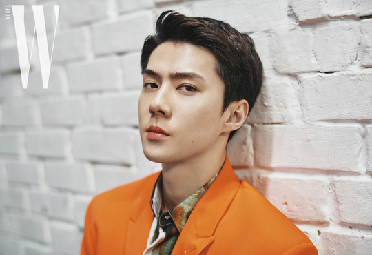 <p>EXO Sehun this chic masculine charm to show him.</p><p>Wkorea 2 for decoration for EXO Sehun and French luxury brand, ‘Bell city(Berluti)’with a pictorial 1-23, was unveiled.</p><p>The revealed pictorial property Sehun is the bell of the DNA of the modern interpretation of the 2020 Summer Collection products to wear luxurious yet stylish look was.</p><p>France the Opera Garnier in the background the progress with the 2020 Winter Bell city participate in a fashion show for EXO Sehun is a worldwide celebrity for me and this set was after it.</p><p>Meanwhile, EXO Sehuns photoshoot for W Korea Man Instagram and W Korea website from the meet can</p>