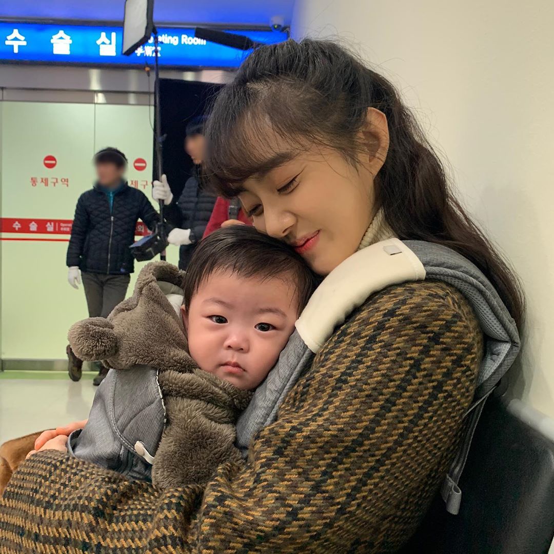 Actor Sewan Park has delivered a warmer recent situation.Sewan Park posted two photos on his instagram on the 23rd with an article entitled Everyone have a good New Years holiday # Twice is no # hair change # fat fever.Sewan Park in the public photo is smiling brightly with a baby in the drama There is no twice.The netizens responded that I like to look so much, I wear cute clothes, Drama is so fun, and I have a good holiday for the actor.Sewan Park is appearing as a gold miner in MBC Drama There is no twice.Photo = Sewan Park SNS