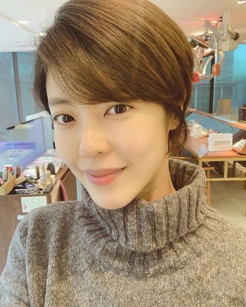 Actor Lee Yoon-ji reveals her innocent looksLee Yoon-ji posted a picture on his Instagram on the 23rd with an article entitled I always admire you, praise you, I hope you are a sleeping head.Lee Yoon-ji in the public photo is taking a self-portrait with a good hair style.Lee Yoon-ji, who is full of charm but pure charm, catches the eye.Meanwhile, Lee Yoon-ji is appearing on SBS entertainment program Sangmyongmong 2 - You are My Destiny.Photo: Lee Yoon-ji SNS