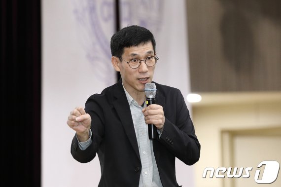 진중권