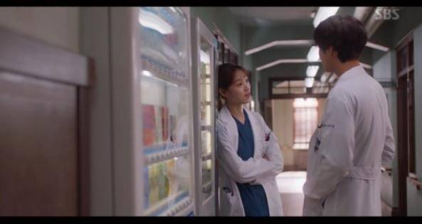 Ahn Hyo-seop of Romantic Doctor Kim Sabu 2 gave Lee Sung-kyung a hearty consolation.On SBSs drama Romantic Doctor Kim Sabu 2, which aired on the 27th, the figure of Seo Woo Jin (Ahn Hyo-seop), who worries about Lee Sung-kyung, was drawn with the same charm as Dere.On this day, Cha Eun-jae was damaged by a domestic violence man, and Seo Woo Jin talked to such a car Eun-jae by urging him to leave early.However, Cha Eun-jae did not feel such a Seo Woo Jin as comfort and said, Did not you tell me not to come?Seo Woo Jin asked such a car, I was worried, but did not you understand it?