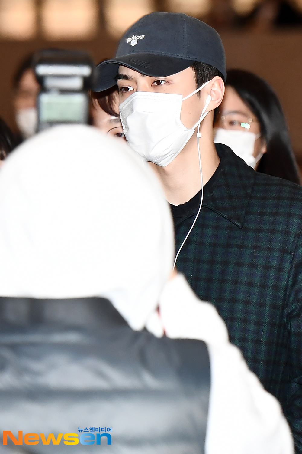 EXO member Sehun (SEHUN) is leaving for Haneda, Tokyo, Japan, on the afternoon of January 27 to attend EXOSC Japan Special Event 2020 schedule through Gimpo International Airport in Banghwa-dong, Gangseo-gu, Seoul.exponential earthquake