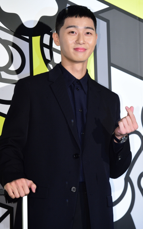 Actor Park Seo-joon side sues flamersWe have been monitoring malicious posts for Park Seo-joon, said Park Seo-joon agency Awesome E & T on the 28th. We have decided that the act of disseminating and expanding the contents that are not true indiscriminately and disregarding the honor of Park Seo-joon has reached a level that is no longer conducive. Based on this, I appointed a legal representative last week and received The complaint at Seoul Seongdong Police Station. We are suffering from a lot of damage to the party Lion as well as the family due to the act of insulting Park Seo-joon by exploiting anonymity. We will not only respond to one-off measures, but will continue to take all legal measures including additional charges if malicious slander, sexual harassment, We will respond strictly without a ministry or agreement, he added.Meanwhile, Park Seo-joon will appear on JTBCs new gilt drama Itae One Clath, which will be broadcasted on the 31st.Hi, this is Awesome.We have been monitoring malicious posts directed at our actor Park Seo-joon.Recently, it was judged that the act of disseminating the contents of the facts that are not true indiscriminately distributed and expanded and reproduced, and the honor of Park Seo-joon was no longer tolerated. Based on the evidence collected for many years, last week, a legal representative was appointed and the company received the complaint to the Seoul Seongdong Police Station.The act of insulting Park Seo-joon by exploiting anonymity has hurt not only the party Lion but also the family.We will not only respond to one-off measures, but also will continue to take all legal measures, including additional charges, if malicious slander, sexual harassment, and false facts are confirmed through monitoring at all times, and we will respond strictly without any preemption or agreement.Awesome E & T will also take legal action against malicious postwriters for actors other than Park Seo-joon, and will continue to make efforts to protect the personality and rights of their actors.Thank you.