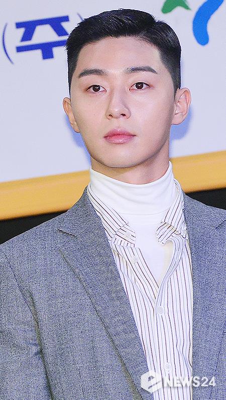 Park Seo-joon has signaled a tough legal response to flammers.We are hurting not only the party Lion but also the family because of the act of insulting Park Seo-joon by exploiting anonymity, he said.We will not only take one-off measures, but will also take all legal measures, including additional accusations, if malicious slander, sexual harassment, and false facts are confirmed through monitoring at all times, he said. We will respond strictly without any preemption or agreement.Next is the official position of Awesome EntertainmentHi, this is Awesome.We have been monitoring malicious posts directed at our actor Park Seo-joon.Recently, it was judged that the act of disseminating the untrue contents indiscriminately and expanding and reproducing the honor of Park Seo-joon has reached a level that is no longer acceptable.Based on the evidence that has been collected for many years, last week, a legal representative was appointed and the complaint was received at the Seongdong Police Station in Seoul.The act of insulting Park Seo-joon by exploiting anonymity has hurt not only the party Lion but also the family.We will not only respond to one-off measures, but also will continue to take all legal measures, including additional charges, if malicious slander, sexual harassment, and false facts are confirmed through monitoring at all times, and we will respond strictly without any preemption or agreement.Awesome E & T will also take legal action against malicious postwriters for actors other than Park Seo-joon, and will continue to make efforts to protect the personality and rights of their actors.Thank you.