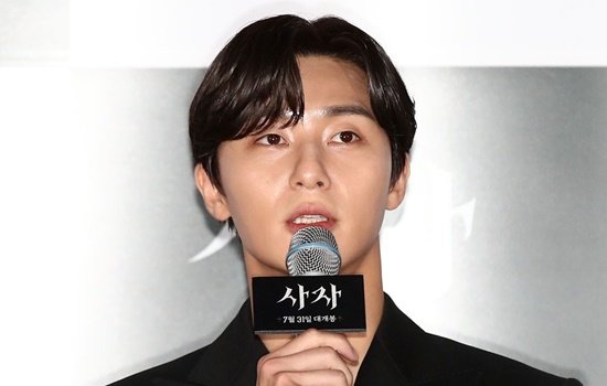 Actor Park Seo-joon, 32, has decided to take legal action against the flammers.Awesome Eanti, a subsidiary of Park Seo-joon, said on August 28 that it will sue the malicious comment publisher to Police and respond strictly without any preemption.The act of disseminating and expanding the content that is not true in recent years has reached a level that can no longer be tolerated by Park Seo-joon, Awesome said. We appointed a legal representative last week and filed a complaint with the police office in Seoul based on evidence that has been collected for years.We are hurting our family as well as our party Lion, he said. If we continue to monitor malicious slander, sexual harassment, and false information, we will take all legal measures, including additional charges, and respond strictly without any preemption or agreement.Park Seo-joon has appeared in Drama Why is Secretary Kim and Lion, and is about to broadcast the first JTBC drama One Clath on the 31st.