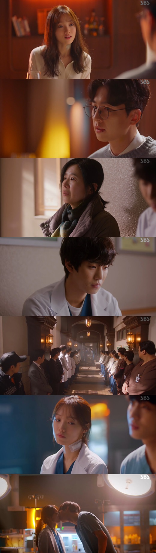 Lee Sung-kyung, a romantic doctor, decided not to leave Doldam Hospital.SBS Mon-Tue drama Romantic Doctor Kim Sabu 2 broadcasted on the night of the 28th, the doctors facing various emergency patients were drawn.Cha Eun-jae (Lee Sung-kyung) was saddened to see his wife, who killed her husband due to domestic violence, eventually being taken to the police. Kim Sa-bu (Han Seok-gyu) said, Get it off quickly.Its not your fault, she said with a short consolation.The paramedics, which were unconscious by Weapon number patients and drunks, were then brought in at the same time.Cha Eun-jae was in a vain heart when he saw the Weapon number without the will of life.On the other hand, Kim was in a situation where he had to make a brain death judgment to The paramedics, which is difficult to save even by surgery, and apologized to The paramedics mother, I am sorry that there is nothing I can do.The mother of The paramedics showed Kim Sabu the United Network for Organ Sharing certificate and confessed, My daughter had this.While running to save the Weapon number, Cha was told by nurse Park Eun-tak (Kim Min-jae) that the blood type was the same as the patient who entered the brain death judgment.A brain death commission was later held in hospital; eventually the patient was pronounced dead of brain death and Cha Eun-jae proposed United Network for Organ Sharing.But Seo Woo-jin (Ahn Hyo-seop) was angry, saying, My daughter died of brain death - how do you tell her mother?The mother of The Paramedics tried to cancel the United Network for Organ Sharing after hearing the two peoples stories.However, I changed my mind again after hearing the sad story of Weapon number from Weapon numbers mother.After the surgery, Cha Eun-jae told Yang Ho-joon (Go Sang-ho) I will not leave the hospital. I have done nothing wrong except hard work. Why do you go to another hospital?Do not tell me to leave. 