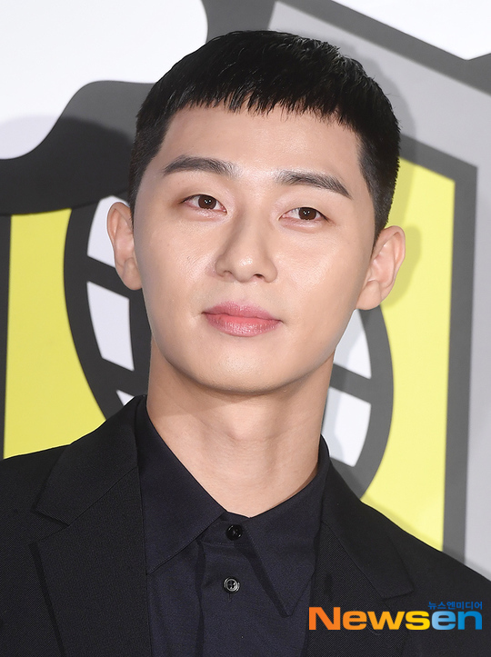 Actor Park Seo-joon sues flamerPark Seo-joon agency Awesome E & T has been monitoring malicious posts for Park Seo-joon on the afternoon of January 28.We have decided that the act of disseminating and expanding the contents that are not true indiscriminately and disregarding the honor of Park Seo-joon has reached a level that is no longer acceptable. Based on the evidence that has been collected for many years, we appointed a legal representative last week and received The complaint at Seoul Seongdong Police Station. If we continue to monitor malicious slander, sexual harassment, and false facts against Park Seo-joon through regular monitoring, we will take all legal measures including additional charges, and we will respond strictly without any preemption or agreement.The following is the official position specializing in Park Seo-joon.Hi, this is Awesome.We have been monitoring malicious posts directed at our actor Park Seo-joon.Recently, it was judged that the act of disseminating the untrue contents indiscriminately and expanding and reproducing the honor of Park Seo-joon has reached a level that is no longer acceptable.Based on the evidence that has been collected for many years, last week, a legal representative was appointed and the company received the complaint at Seoul Seongdong Police Station.The act of insulting Park Seo-joon by exploiting anonymity has hurt not only the party Lion but also the family.We will not only respond to one-off measures, but also will continue to take all legal measures, including additional charges, if malicious slander, sexual harassment, and false facts are confirmed through monitoring at all times, and we will respond strictly without any preemption or agreement.Awesome E & T will also take legal action against malicious postwriters for actors other than Park Seo-joon, and will continue to make efforts to protect the personality and rights of their actors.Thank you.hwang hye-jin