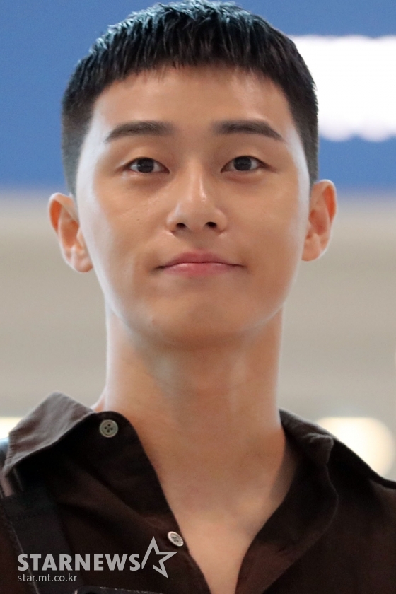 Actor Park Seo-joon has sued police for a netizen who posted a malicious post online.We have been monitoring malicious posts for our actor Park Seo-joon, said Park Seo-joon, a subsidiary of Park Seo-joon. We have decided that the act of disseminating and reproducing the contents that are not true indiscriminately and disregarding the honor of Park Seo-joon has reached a level that is no longer tolerated. Based on the evidence that has been combined, last week, a legal representative was appointed and a complaint was filed with the Seoul Seongdong Police Station. We will not only take one-off measures, but will also take all legal measures, including additional complaints, if malicious slander, sexual harassment, and false facts are confirmed through monitoring at all times, and will respond strictly without any preemption or agreement, the agency said.The following is a specialization in the position of the agencyHi, this is Awesome.We have been monitoring malicious posts for our Actor Park Seo-joon. We have decided that the act of disseminating and expanding the contents that are not true indiscriminately and disregarding the honor of Park Seo-joon has reached a level that is no longer unacceptable. I have received a complaint at the Seongdong Police Station.I am hurt not only by the party Lion but also my family because of the act of insulting Park Seo-joon by exploiting anonymity.We will not only take a one-off response, but also will continue to take all legal measures, including additional charges, if malicious slander, sexual harassment, and false facts are confirmed through monitoring at all times, and we will respond strictly without any prior or agreement.Awesome E & T will also take legal action against malicious postwriters for actors other than Park Seo-joon, and will continue to make efforts to protect the personality and rights of their actors.Thank you.