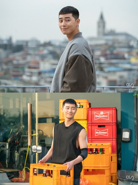 Actor Park Seo-joon returns to One Clath.Park Seo-joon will visit the small screen as a straight-line young man, Park, who does not compromise injustice, at JTBCs One Clath, which will be broadcast for the first time on the 31st.Many people are paying attention to what kind of Acting Park Seo-joon, who has become a trusting and watching youth icon, shows the image of a sympathetic white-time youth in works such as Drama Ssam, My Way and movie Midnight Runners.Park Seo-joon captured the hearts of viewers by playing the role of fatal fighter Go Dong-man in 2017s Drama Ssam, My Way.Not only did he receive a lot of love by drawing a sympathetic picture of the lives of young people in this era, but he also became an actor who became a self-taught person, earning the modifier of Loko bulldozer with perfect chemistry and pleasant and sweet romance with Kim Ji One.In the movie Midnight Runners, he played the role of a student standard of a police college full of fuss, regardless of whether he was in front of him or not, and he was well received for drawing a full-fledged youth through his sincerity and seriousness.Especially, with the romance with the river sky of the Hee Yeol station, it gave a pleasant smile and captured the hearts of the young and old Audiences.In this One Clath, Park Seo-joon will show a different youth from the previous character.Park Seo-joons Acting Park is a full-fledged character who starts a new Top Model on the streets of One, which has entered with undying anger.The Roy character, who struggles to keep his conviction even in a non-deep reality, hopes to draw 100% of viewers empathy.Meanwhile, One Clath is a work that shows the Hip Rebellion of Youths, which is united in an unreasonable world, stubbornness and passengerhood, and will be broadcasted at 10:50 on the 31st.Photo = Awesome ENTY