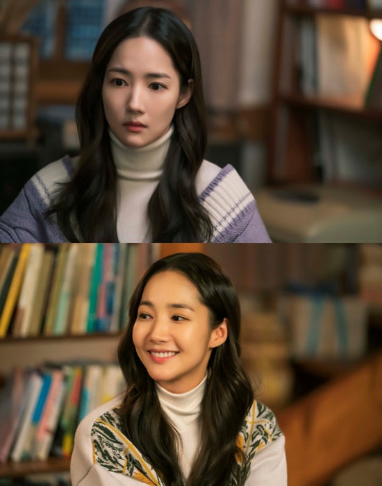 Actor Park Min-young will show a deeper inner performance.JTBCs production team released an interview by Actor Park Min-young, which starred in the new monthly drama Ill Go If the Weather Is Good (playplayed by Han Ga-ram, directed by Han Ji-seung, and hereinafter Day back) on the 29th.He played the role of Umizaru, who was deeply hurt by a person and closed the door of his mind. He said, Umizaru is a lovely person when he knows.Park Min-young said, I was very attracted to the Umizaru Character. When we look around our daily lives, we have a friend who is strangely eye-catching without having to do special actions.Umizaru is just like that.Someone seems to be able to think that Umizaru is very cool, but when I know it, I have a warm heart and sometimes I show a kind of appearance. Park Min-young needed a lot of change to become Umizaru, especially since he had to digest from 18-year-old high school to adult, which made a lot of changes to his style.We have been cutting our bangs for a long time and keeping our natural atmosphere at a minimum, he said. Wearings are comfortable, such as padding, practical shirts and turtlenecks that are more warm than emphasizing sophistication and glamor.It takes only 20 minutes to complete both hair and makeup. The fact that it was a warm drama was a decisive moment that moved Park Min-youngs mind. Han Ji-seung PDs love age is in the fifth place in life.I was so impressed that I saw it. I was convinced that the Day back would have a unique sensibility.Finally, Park Min-young said, I think I can convey both laughter and calm afterlife with a clear story. I would like to give a deep echo to the viewers and become a memorable drama for a long time.Day back is a melodrama that depicts the story of Umizaru, who is tired of living in Seoul and goes down to Bukhyeon-ri, who runs an independent bookstore, Eun-seop (Seo Gang-joon).It will be broadcasted at 9:30 pm on February 24th following the Inspection Civil War.
