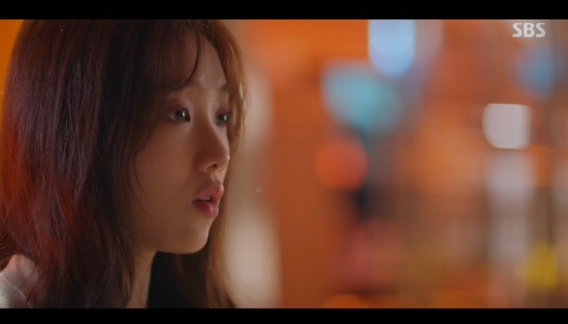 Lee Sung-kyung was alarmed to learn about Ahn Hyo-seops family historyBae Moon-jung (Shin Dong-wook) at SBSs Romantic Doctor Kim Sabu 2 episode (playplayplayed by Kang Eun-kyung/directed by Yoo In-sik) on January 28 ate with Cha Eun-jae (Lee Sung-kyung).Previously, Bae Mun-jung was greatly surprised to see the family newspaper article of Seo Woo Jin (Ahn Hyo-seop) in Kim Sabu (Han Seok-gyu) room.The extreme choice of his father who failed his business when he was a junior high school student killed all his parents and survived the Seo Woo Jin.Bae Mun-jung told Cha Eun-jae, Do you leave now? I am waiting for Cha Eun-jae.I asked him to eat a meal today, Do you want to buy me a cup of rice? He asked me about Seo Woo Jin, saying, Are you very close to Seo Woo Jin?Cha Eun-jae replied, I know whether I am close or familiar, but I know what kind of child I know since I learned from my school days. Bae Moon-jung said, Then I do not know how Seo Woo Jin parents died.I heard you died in a bad accident in junior high school.When Seo Woo Jin parents said that they were not all there, Cha Eun-jae dropped the fork that he was holding, and when Bae Mun-jung asked, Do you not know? Cha Eun-jae replied, Yes, not at all.Yoo Gyeong-sang