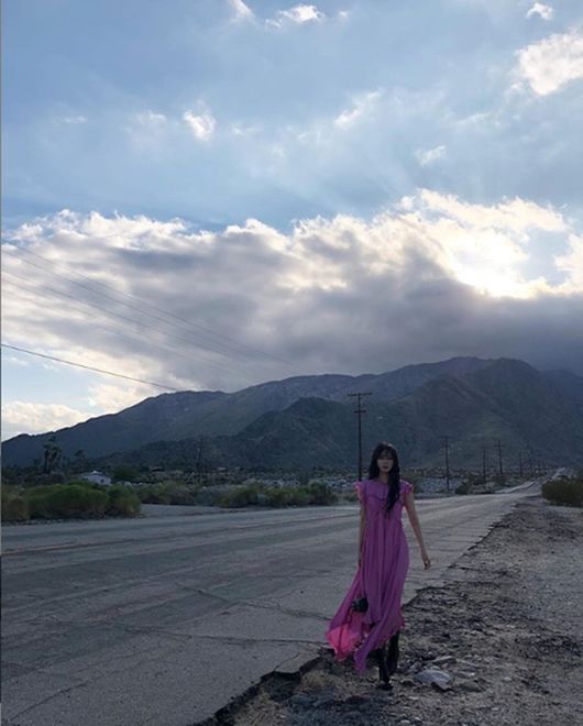 Actor Han Ye-seul showed off her figure with beautiful looks like Goddess under a brilliant sky.Han Ye-seul posted a picture on his Instagram on the 29th, telling the latest news.In the photo, Han Ye-seul, who seems to be shooting a picture, is included.Han Ye-seul, who poses in a purple-colored dress, is showing off her figure with Goddess Beautiful looks from afar.Han Ye-seul also posted a short video with the article Its cold and cold, its so cold, is this the desert?In the video, Han Ye-seul, who is wearing a yellow color costume in the desert, is photographed.On the other hand, Han Ye-seul recently got off at MBC s sister s rice.