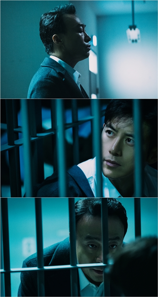 Coriander and Lee Sung-min set up a bloody confrontation between the bars.On the 29th, TVNs tree drama Money Game unveiled the scene of the Lockup face-to-face encounter between Coriander (played by Chae Yi-heon) and Lee Sung-min (Hur Jae) ahead of the 5th broadcast.In the last four episodes, Chae Yi-heon - Lee Hye-joon (Shim Eun-kyung), who revealed suspicions of manipulation of BIS by Jung In Bank, was shown to be hit by Hur Jae.Lee Hye-joon is being referred to the disciplinary committee on charges of leaking documents, and when he is in crisis, Chae Heon is blocking the disciplinary process and predicting another unpredictable development.Among them, SteelSeries is showing Coriander in Lockup and Lee Sung-min staring at him with a sad look outside Lockup.Corianders harsh face and coat are avoided by the futon, which makes me saddened by the fact that he is avoiding the cold, and raises questions about why he was in this situation.In addition, the tense battle of Coriander Lee Sung-min makes me breathe.Lee Sung-mins force, which stands head-sharp and looks down at Coriander, is overwhelming, and Coriander is also facing with a wave of momentum.In this way, the steel series alone causes a breathtaking tension, and the appearance of Coriander Lee Sung-min, the dimension of the smoke is different.Therefore, expectations for the Money game broadcast, which is foreseeing the birth of another famous scene, rise vertically.Money game is a drama depicting the breathless struggle and sharp belief confrontation of those who want to prevent national tragedy in the biggest financial scandal of the fate of the Republic of Korea.It will be broadcast five times at 9:30 p.m. on the 29th.Photo = tvN