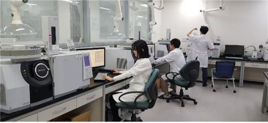아시아검정공사 이미지