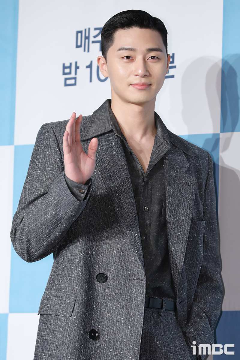 Actor Park Seo-joon poses at the JTBC drama Itaewon Clath production presentation held at the Conrad Seoul Hotel in Seoul Youngdeungpo District on the afternoon of the 30th.iMBC Servo Type  Photo Servo Type