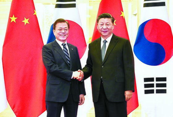 문재인 대통령과 시진핑 중국 국가주석의 지난 해 12월 베이징 정상회담 모습. [뉴시스]