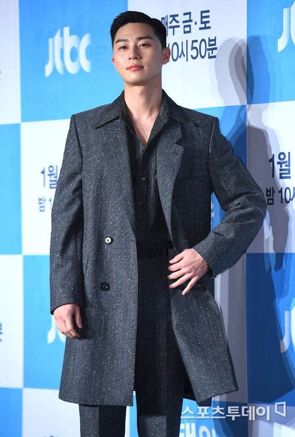 JTBC drama Itaewon Clath production presentation was held at Conrad Hotel in Yeouido-dong, Seoul Youngdeungpo District on the afternoon of the 30th.Actor Park Seo-joon poses at the production presentation. 2020.01.30