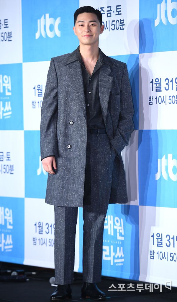 JTBC drama Itaewon Clath production presentation was held at Conrad Hotel in Yeouido-dong, Seoul Youngdeungpo District on the afternoon of the 30th.Actor Park Seo-joon poses at the production presentation. 2020.01.30