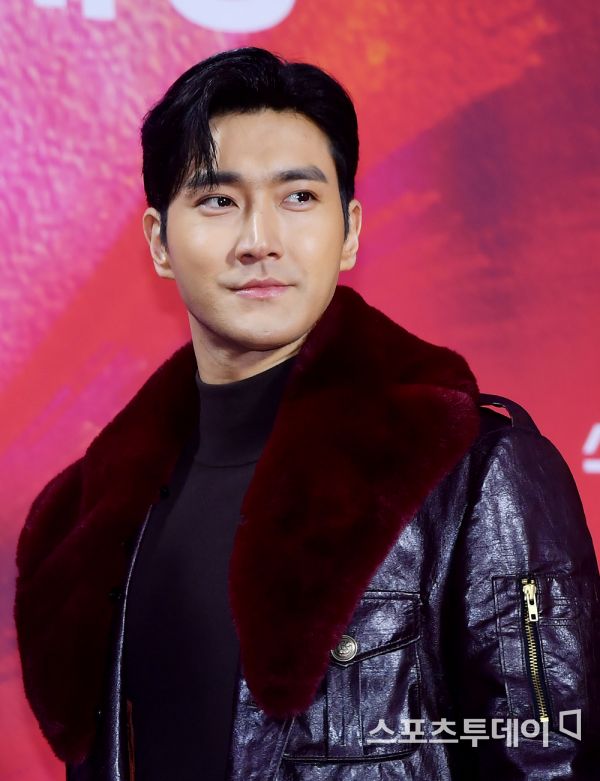 Group Super Junior Choi Siwon attends the 29th Seoul Song Awards red carpet event held at Seoul Gocheok Sky Dome on the afternoon of the 30th.2020.01.30.