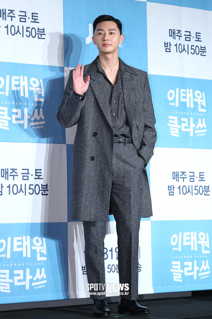 JTBCs new gilt drama Itaewon Clath was held at the Conrad Hotel in Yeouido, Seoul Youngdeungpo District on the afternoon of the 30th.Actor Park Seo-joon poses.