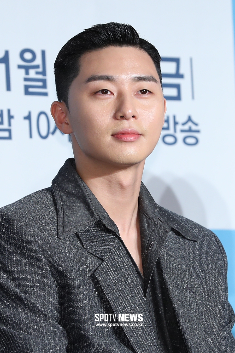 JTBCs new gilt drama Itaewon Clath was held at the Conrad Hotel in Yeouido, Seoul Youngdeungpo District on the afternoon of the 30th.Actor Park Seo-joon is in thought.