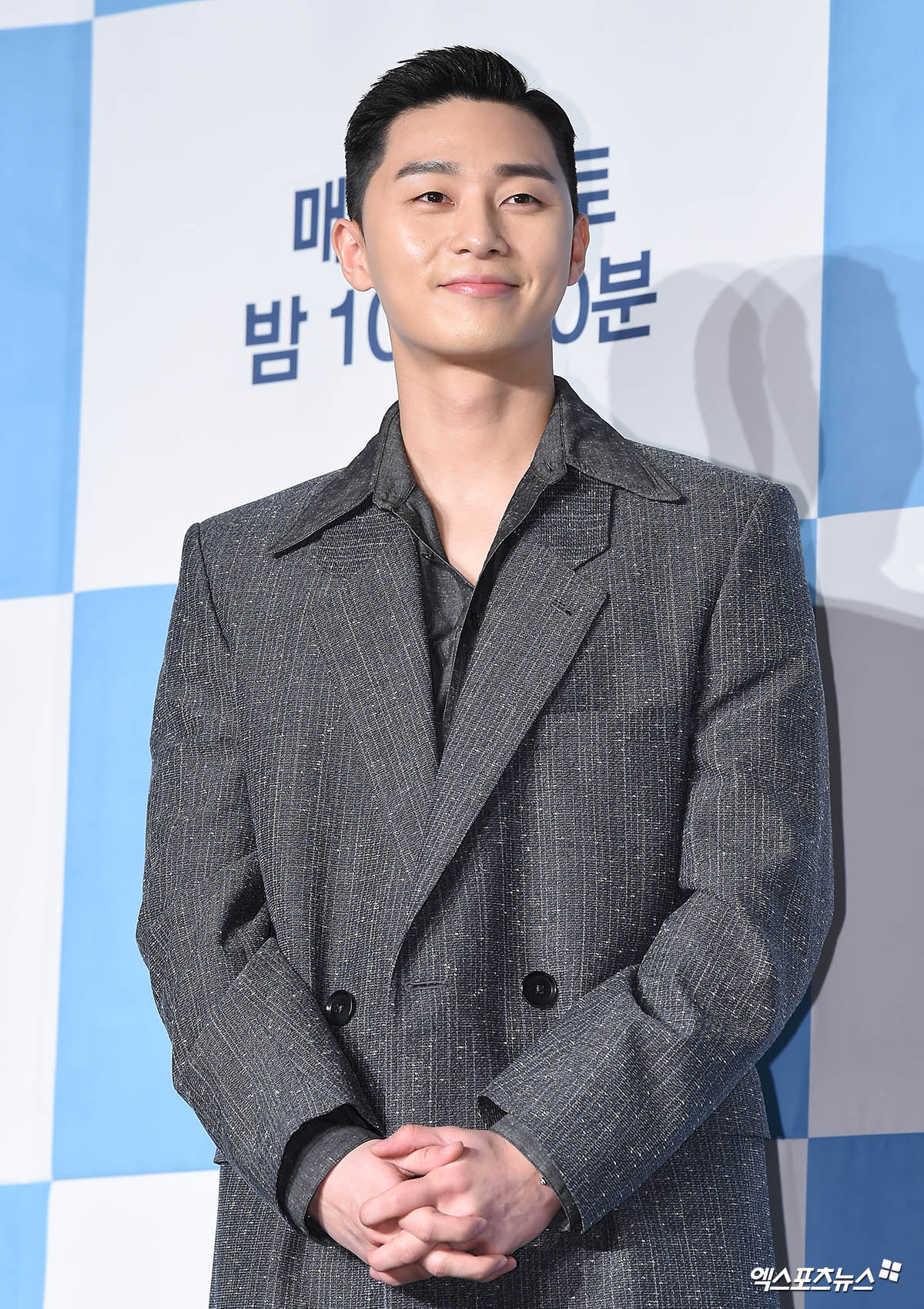 Actor Park Seo-joon, who attended the JTBC gilt drama Itaewon Klath production presentation held in Conrad Seoul, Yeouido-dong, Seoul, on the afternoon of the 20th, has photo time.
