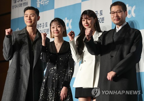 In the tone of Park Seo-joon (32), starring JTBCs Golden Land Drama Itaewon Clath held at the Conrad Hotel in Yeouido on the 30th, confidence came out.Itaewon Clath, which will start broadcasting on the 31st, is based on the popular Web tone, which was serialized from 2016 to 2018.The original author, Jo Kwang-jin, participated in the drama process and wrote the script directly.Park Seo-joon, who plays the new role of the main character, which is characterized by Bamtoll, said, Drama did not get out of the original because the original work is so famous.Rather, it seems to be broadcast with a lot of more interesting stories added. I was so excited about the original work rather than choosing it as a role to represent youth, and I wondered what it would be like to express my charming new role, he said.Regarding the burden compared to the original, he said, I may not be the casting that the original fans expected. He lowered his attitude, saying, Web toon is seen in 2D, but when it is implemented in video, I can see how the charm goes further.Kim Da-mi, 25, who plays Joyser, claimed to be an original fan, I read it quickly in three hours as soon as I saw Web toon, it was so fun and interesting.Jo Kwang-jin said he was 120% satisfied with the synchro rate between the original and the actor.But from a certain point on, actors think and interpret and implement their roles more intensely than I do, said a writer who said that he knew the best about Character because he was the original author who created Character.Im so happy, he said.As for moving the work area from Web toon to the drama script, I thought it was only a cartoonist who did all the original writing, painting, and directing.But I felt the difference in the early part and was embarrassed by it. I have experienced once in a row with comments about where the public is enthusiastic and what part of the world is looking good, and I am confident that those things will come as strengths (even in Dramaization).First broadcast tomorrow night at 10:50.Author and Web toon original author 120% satisfied ..