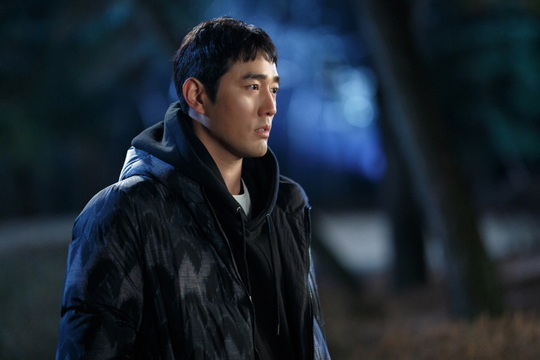 SBSs Stove League Namgoong Min and Jo Han-suns Kanggang () fight countdown scene was unveiled.The SBS gilt drama Stove League (playplay by Lee Shin-hwa/director Chung Dong-yoon/Produced Gil Pictures), which started broadcasting on December 13 last year, is a stone fastball office drama featuring a hot winter story in which the new head of the team, who has even dried up his fans tears, prepares for an extraordinary season.Namgoong Min and Jo Han-sun are playing the role of Baek Seung-soo, the new head of the first-class manufacturing team, who was newly appointed to the Dreams, and Any new, who became a Vikings player in the Dreams, respectively.In the last 11 endings, Dreams and Vikings, who came to Korea for battery training due to the decrease in support from their parent companies, met for a practice game, and Baek Seung-soo and Any New (Jo Han-sun), who had been facing each other for a long time, opened a second whisper that made them wonder.In this regard, Namgoong Min and Jo Han-sun are focusing their attention on the scene of the Ganggang Fighting Countermeasures, which is in conflict with a laser eye in a park, not a baseball stadium in the middle of the night.Baek Seung-soo, who took a walk on the night in the drama, and Any new, who blocked it, performed a bloody Daechi station.Baek Seung-soo looks at the near-by-new with a cool-faced look, gives a sharp look, while Any new shows a more and more poisonous appearance, and finally she shows dew on her eyes.Whether the third whistle will be born after the young Daechi station of these two men, the whitesmith is wondering whether he will make a bone-hitting stone fastball statement again.Namgoong Min and Jo Han-suns Ganggang Fighting Countermeasure scene was filmed in a park in mid-January.Especially, while filming Stove League, Namgoong Min and Jo Han-sun have digested a lot of confrontational scenes full of toxic tension.In fact, they are two people who are showing Chin Chin Chemie in a flat manner as if they were lost to each other, but when the shooting started, they amplified their instantaneous energy and produced a charismatic screen, which led to high response from the staff.Namgoong Min and Jo Han-sun make the scene tense when they go around the camera, but when they are finished, they give a pleasant atmosphere with a thick brotherhood that takes care of each other, the production team said. The extreme confrontation scene, which is open in the middle of the night, will give a strong impression to viewers.hwang hye-jin