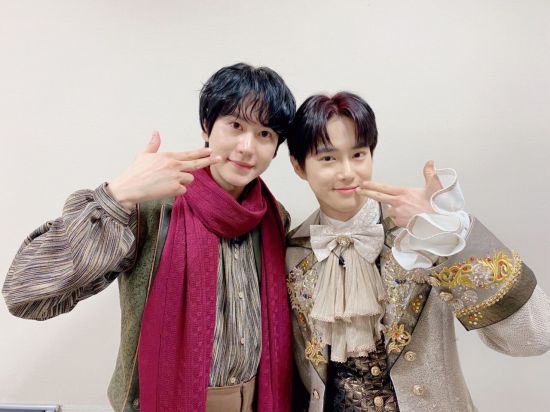 EXO Suho and Super Junior Cho Kyuhyun appeared on Amazing Saturday - Doremi Market (hereinafter Amazing Saturday), which was broadcast on the 1st, and attracted viewers with their unique artistic sense.Suho and Cho Kyuhyun, who are in charge of the main character Gwyn Plan in the musical Laughing Man recently, laughed by referring to Kyuline.Suho said he was now 30 and had to build my family, and Cho Kyuhyun said that he was not a Kyu line anymore.On this day, the Amazing Saturday group rice round came out as a problem to hit the ovation lyrics of Seventeen.Suho is a song that he knows well, and he challenged and admired the first dictation and became the main character of One shot.Suho also said that he had a good sense of smell to recognize who he was even if he smelled himself, and Cho Kyuhyun said that he was a puppy.Victor Hugos original musical Laughing Man, starring Suho and Cho Kyuhyun, will be performed at the Seoul Arts Center Opera House until March 1.On the other hand, tvN Amazing Saturday - Doremi Market is broadcast every Saturday at 7:40 pm.