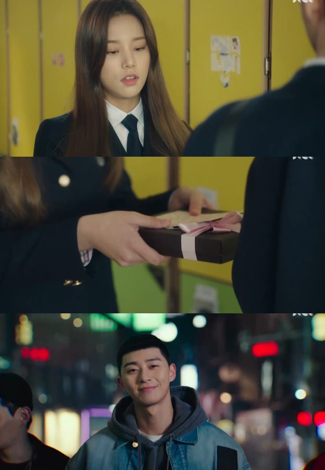 One Clath Ahn Sol-bin, he attracted attention with Hot Summer Days as a cameo of one-sided love girl who likes Park Seo-joon.In the first episode of JTBCs gilt drama, One Clath (directed by Gwangjin Kim Sung-yoon), which was first broadcast on the night of the 31st, Park Seo-joon, Joy Seo (Kim Dae-mi), Jang Dae-hee (Yoo Jae-myung), Oh Soo-ah (Kwon Nara), Jang Geun-soo (Kim Dong-hee), Jang Geun-One (An Bo-hyun), Kang Min-jung (Kim Hye-eun), Choi Seung-kwon (Ryu Kyung-soo) The youth rebellions were drawn by Ma Hyun-yi (Lee Joo-young), Lee Ho-jin (Lee Da-wit), Kim To-ni (Chris Ryan), Park Sung-yeol (Son Hyun-joo), Oh Byung-hun (Yoon Kyung-ho), and Cho Jeong-min (Kim Yeo-jin).The day when the main character, Park Sae, was at the beginning of his school. There was a girl (Ahn Sol-bin) who always watched the rough, blunt Park.The Park was a My Way style, which was chilly for a girl who pushed her to the end and showed her mind.The girls had been harsh about the coldness of Roy until the last minute of transfer, and the girl laughed shyly, saying, I liked Roy.LABOUM Ahn Sol-bin was Hot Summer Days as a cameo actor; he was a short but fresh and impressive high school girl character, helping to break up the first episode.One Klath is a case in which Webtoons same name One work and ending have become very popular.During his school days, he drew what happened when young people such as Roy, who had suffered from school violence, Joy, Jang Dae-hee, and Oh Su-a, who had their own values, gathered to run a small restaurant in Itae.
