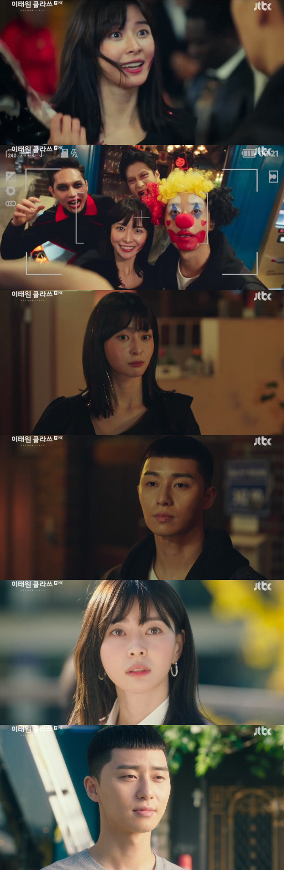 Itaewon Klath Park Seo-joon and Kwon Nara reunited after seven yearsIn the JTBC gilt drama Itaewon Klath broadcasted on the 1st, Park Seo-joon, who lives a different life after his fathers death, was portrayed.Park soon went to see that Murderer, who killed his father, Park Sung-yeol (Son Hyun-joo), was the Fountainhead (Security).Roy swung his fist at the Fountainhead, who saw him and stepped back, saying, Why did you kill our Father?To The Fountainhead, who apologized late, Park said, Its late. The person who will be apologized is dead.Roy, who lost his temper, tried to hit the Fountainhead with a stone, and at that moment Oh Byung-hun (Yoon Kyung-ho) and Oh Soo-ah (Kwon Nara) appeared.Oh Soo-ah mentioned Park Sung-yeol and said, No one wants this situation.Then, Roy went to prison for assaulting Jean The Fountainhead.Chang (Yoo Jae-myung) went to Roy and told him to kneel in front of his son, The Fountainhead, and apologize.Park said, It is your son who will kneel. So, Chang said, Did Park teach you that. I preach another sermon.The words that are not used to protect self-esteem. If there is no benefit, it is stubborn and a guest. Reflection is long in it. Chang then called Oh Soo-ah to support the entrance fee and living expenses.Oh Soo-ah, who was quick to notice, said, Does the price have to testify against the new Roy? And Chang said, Im just trying to do a good job for the old man.I can do what I saw, he laughed.The Funtainhead, who was suffering from guilt, visited his father Chang and asked him to agree with Roy, but Chang advised him not to feel guilty if he was the successor to Chang.This chicken is Roy, he said, not having to feel sorry for the chickens neck. My father is right, said the Fountainhead, who was brainwashed by Chang.The new Roy is a chicken, he said, twisting the chickens neck.Oh Soo-ah went to see Roy, who was sentenced to prison; Oh Soo-ah informed him that he had gone to college with a scholarship at his funeral home, saying, Thats what I got from reporting and drying you up.Im sorry, Im sorry Im not as strong and cowardly as you are. So Park said, Thank you for being so sweet.If you didnt stop me, I would have been here as Murderer, not attempted. If you decide, stick to it. You have done nothing wrong. Oh Soo-ah, who managed to regain a smile on the top of Roy, asked what he would do after he was released from prison.Then, after seeing the Janga autobiography, Park said he wanted to open a store, and Oh Soo-ah asked, Revenge? but Park denied it.Oh Soo-ah asked Roy, who was returning after the visit, Why did you ask me for a number? So Park said, Im sorry, I told you not to like it.I liked it, he replied honestly. Oh Soo-ah said, Do you still like me? I hate poor men.You will make a lot of money out of it, said Park, and smiled, From now on, rich is my dream. Park Roy recalled the word revenge after breaking up with Oh Soo-ah, and reiterated in his mind that it feels like the heart is filled with the word.Two years later, the new man was sent to Itaewon, where Oh Soo-ah lived, where he was reunited with Oh Soo-ah.The two men, who had met for a long time, talked about something they had not been able to do, and Roy said that seven years later they would ride a fishing boat to set up a store in Itaewon.So they spent the last night before they parted ways at Itaewon, where for the first time in their lives, Park enjoyed Halloween and had special memories with Oh Soo-ah.Oh Soo-ah told Park Roy on his way home, Im sorry. You know what Janga means to you. You can blame him.But Park said, You always want my happiness. I do not know how strong one of the sentences on the letter was when I felt that I was alone in the world after sending Father.It is ridiculous that you are grudged. You are living your life hard and I am always grateful. He comforted Oh Soo-ah again.Oh Soo-ah asked if he would sleep at his house before he broke up with Roy, but Roy laughed, saying, Im not rich yet, and the two broke up like that.Meanwhile, Oh Soo-ah, who worked at Jangga seven years later, reunited with Park Roy, who was preparing a store called Sweet Night at Itaewon.