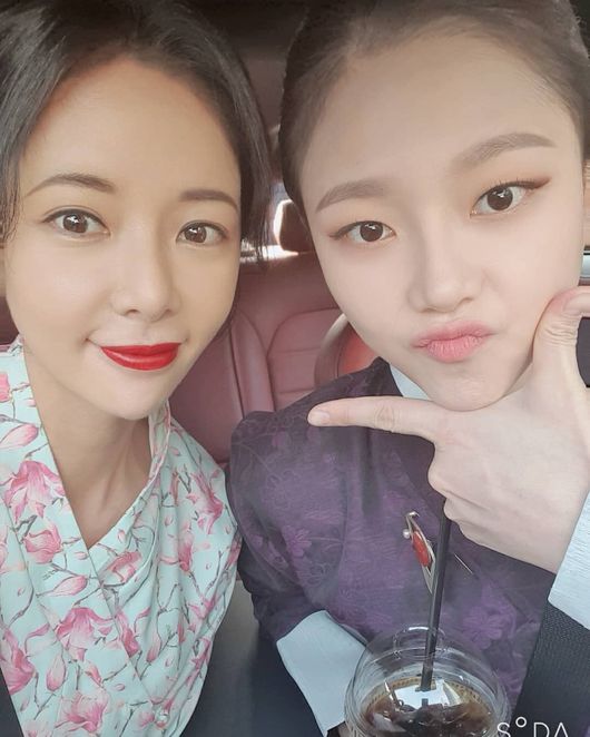 Actor Hwang Jung-eum is in the midst of shooting Pairs gloves sports car on weekends.On the 2nd, Hwang Jung-eum posted a recent article on his instagram saying, Wolju and Kyungmyeonju love self.In the photo, Hwang Jung-eum, who plays the role of the moon in JTBCs new drama Pairs gloves sports car, is taking pictures with his colleague Actor.Sight is directed at Hwang Jung-eum, who is wearing a floral patterned costume.Hwang Jung-eum, who summarizes her hair style in a simple way, catches up with Sight with RED lip that attracts male viewers.Along with this, cute dimples once again capture the Sight.Meanwhile, JTBCs new drama Pairs gloves sports car, starring Hwang Jung-eum, will be organized in the first half of this year.