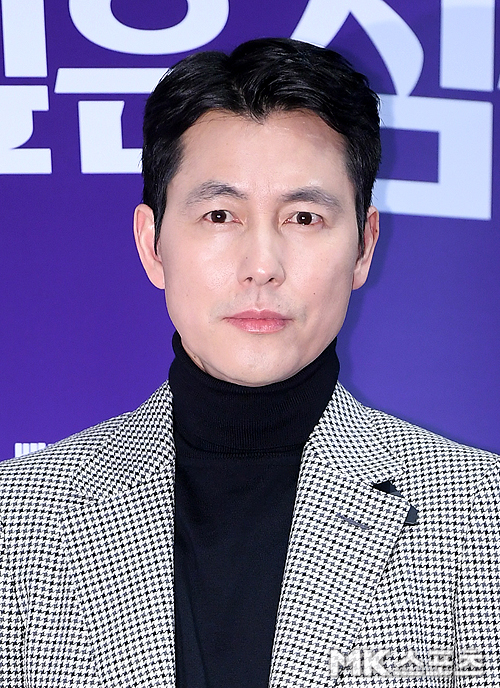 The movie The Animals Who Want to Hold the Spray was held at the Samseong-dong Megabox COEX in Seoul Gangnam District on the afternoon of the 3rd.Jung Woo-sung has photo time.