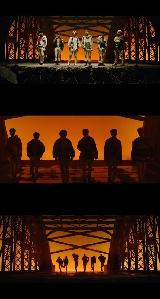 Some of Icons new song Melody is being released for the first time, and the thrilling index of music fans is soaring.YG Entertainment posted Icons third Mini album i DECIDE title song Dive Music Video Teaser on its official blog at 9 am on March 3.The silhouette video of the members walking out in the background of the red sky captures the eyes and ears of the viewer.The introductory sound, with spleen and tension, resonated magnificently and maximized Icons unbearable aura.The fashion styling that overwhelms the members wild eyes, expressions, and eyes has caused a deep curiosity about the euphemism to take off the veil in the future.Especially, Icon, who runs straight ahead, and the jump verse that flows out at the end of the video is stuck in his ear.Melody, who raises the heart rate of listeners like the song title Running, made me expect Icons intense stage.Icons new title song Running is an exciting dance genre with repetitive country-style guitar riffs and rich sound.The lyrics that convey the courage to do anything for the loved ones excite explosive suction and stimulate consensus.The album i DECIDE expresses the passion and willingness of Icon to decide and devote himself to the way to go.In addition to Running, there were five songs including the main production of the song written by Kim Dong-hyuk and three songs written by Barbie.Icon is the first to greet fans through Comeback Live FM iKON (with VLIVE) at 5 p.m. on the 6th, an hour before the release of i DECEDE soundtrack.YG