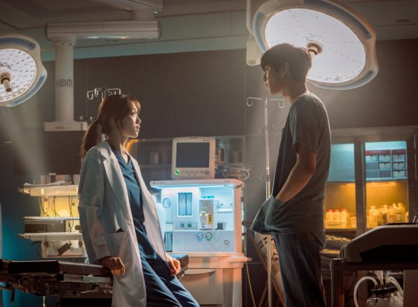 <p>Half of the returns to money SBS ‘romantic floor Kim, Department 2’2 of the membrane point to the public.</p><p>SBS On Every ‘Romantic floor Kim, Department 2’(a river scene/ rendering type recognition beat repeat/ production Samhwa networks)of the fat and shabby stone hospital as a background, make it a ‘real Doctor’ story. One massive - Lee Sung-kyung - Ahn, Hyo-seop - antispasmodic - officers-Hee - Kim Min-Jae, such as the smoke hole without the actors of the family, an intense message, which contains the villages, train the murder and thrilling, the storyline and removing the line cant make the research output, such as a synergistic effect, and a 4 consecutive week viewership Triple Crown coal rights, on A house theater, and overwhelming.</p><p>Whats more ‘romantic floor from the Kim Part 2’is half of 8 times to finish and authentic 2 as the membrane in the reverse converted to the new phase to be a prospect. Kim from(one massive), and as the Central stone hospital with the fate of youth doctors growth and future, the stone walls off of their active, such as during an unforeseen and exciting storyline for that. In this regard in the hands to create tension in the viewers  concentration to maximize the astute romance ‘floor Kim, Department 2’, ‘2 blocking point: the’ three for one.</p><p>● One massive, self and stone hospital you can keep it up</p><p>Half of the returns to money ‘romantic floor Kim, Department 2’ 2 from the membrane to the stone hospital and fate is with Kim from(just one)of rows in the most attention is being focused on. Its the most expensive medical services that provide the future of the hospital plan of the city Yun-Taiwan(best photo)in the now Stone hospital to sew the same night United States(Kim Ju-Hun)and Morgan sharpened confrontation and situation. The last 7 times at the husbands violence with a knife-wielding Foreign out of the wound in the car is present(Lee Sung-kyung) related issues as a confrontation to the world who Kim is “so you dont want to,”according to Park, the United States is its inside and demanded. Kim also plans to ask five people interested(the truth)to “We side to convince the stone hospital is closed to all. . ”And to answer, not that both sides of the ‘ultimate confrontation’this continues to be showed some signs.</p><p>Man, life the most respect and importance that, as a doctor of conscious Kim with this bus company and the years some of my trampling and would like to build such a Museum of the mighty one panel for example and among which, Kim of the future is what will happen is noteworthy has.</p><p>● Lee Sung-kyung - Ahn, Hyo-seop, as a human, as a doctor, one step at a time growth</p><p>An outstanding performance despite surgery nausea due respect paid was the car is present(Lee Sung-kyung)and a family suicide that painful past due to heavy life service with photo(Ahn Hyo-seop)is a Kim Department of teaching through one step at a time growing. Kim some have suggested surgery to help the trunk pain pills and scary lion on the top with cars car is currently in surgery gradually adapt to it. The photo is Kim from the advice of a family suicide attempt patient was one, the Creator of the ruthless domineering to report the worry was steaming from the warmth of the impressed such as human growth and there are.</p><p>Moreover, the car is present and if the past 8 times ending in the ‘reset  kiss’to share with A house theater to shake the drop was bar. Since my College each other about the subtle emotions felt by two people Stone hospital in the rapidly closer to the eagerness to reveal that. ‘Reset  the kiss’ after two people the romance of the water ride will be this attention.</p><p>● The actual motif with the reality the patient episode with the stone off of the active</p><p>‘Romantic floor Kim, from 2’ to 2 membranes in A house theater of your eyes and ears rusting capture, the actual events of one patient episode with Kim with stone hospital to have the stone off of active for and being. Kim Department of bashing carnival Barker was the paramedics from the family suicide attempt for dad and dad due to drug poisoning unconscious daughter, studying well to medication and kidney me blood dialysis and even murder to weapons water up, ensure that each of the melt which patients  episodes with authenticity to unfold for that. Here are some Smoking patients with all only lives up for long in the center(dark background), night is charging(Kim Min-Jae), Jung Soo(Yun bamboo), Southern style(change the people), learn certain(Shin Dong Wook), Yoona name Suzhou(natural), including new stone walls off of their struggling to have A house theater in a more dense sympathetic to the cause prospect.</p><p>Production company Samhwa Networks side is “3 days(today) to be broadcast 9 times from the authentic 2 membrane on the stone is, each of the figures between the complex tangle of events and a variety of patients with episodes of tension and with a choice of”this and “more authentic filled with a message, chest to eat eat by touching and precious girl Kim from passing through the will be interest and support for the children,”he explained.</p><p>Meanwhile SBS On Every ‘Romantic floor Kim, from 2’ 9 to 3 days(today) night 9: 40 in the broadcast.</p>