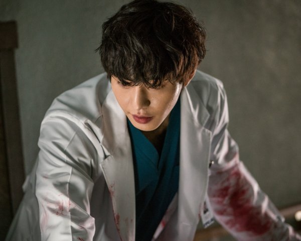 <p>Half of the returns to money SBS ‘romantic floor Kim, Department 2’2 of the membrane point to the public.</p><p>SBS On Every ‘Romantic floor Kim, Department 2’(a river scene/ rendering type recognition beat repeat/ production Samhwa networks)of the fat and shabby stone hospital as a background, make it a ‘real Doctor’ story. One massive - Lee Sung-kyung - Ahn, Hyo-seop - antispasmodic - officers-Hee - Kim Min-Jae, such as the smoke hole without the actors of the family, an intense message, which contains the villages, train the murder and thrilling, the storyline and removing the line cant make the research output, such as a synergistic effect, and a 4 consecutive week viewership Triple Crown coal rights, on A house theater, and overwhelming.</p><p>Whats more ‘romantic floor from the Kim Part 2’is half of 8 times to finish and authentic 2 as the membrane in the reverse converted to the new phase to be a prospect. Kim from(one massive), and as the Central stone hospital with the fate of youth doctors growth and future, the stone walls off of their active, such as during an unforeseen and exciting storyline for that. In this regard in the hands to create tension in the viewers  concentration to maximize the astute romance ‘floor Kim, Department 2’, ‘2 blocking point: the’ three for one.</p><p>● One massive, self and stone hospital you can keep it up</p><p>Half of the returns to money ‘romantic floor Kim, Department 2’ 2 from the membrane to the stone hospital and fate is with Kim from(just one)of rows in the most attention is being focused on. Its the most expensive medical services that provide the future of the hospital plan of the city Yun-Taiwan(best photo)in the now Stone hospital to sew the same night United States(Kim Ju-Hun)and Morgan sharpened confrontation and situation. The last 7 times at the husbands violence with a knife-wielding Foreign out of the wound in the car is present(Lee Sung-kyung) related issues as a confrontation to the world who Kim is “so you dont want to,”according to Park, the United States is its inside and demanded. Kim also plans to ask five people interested(the truth)to “We side to convince the stone hospital is closed to all. . ”And to answer, not that both sides of the ‘ultimate confrontation’this continues to be showed some signs.</p><p>Man, life the most respect and importance that, as a doctor of conscious Kim with this bus company and the years some of my trampling and would like to build such a Museum of the mighty one panel for example and among which, Kim of the future is what will happen is noteworthy has.</p><p>● Lee Sung-kyung - Ahn, Hyo-seop, as a human, as a doctor, one step at a time growth</p><p>An outstanding performance despite surgery nausea due respect paid was the car is present(Lee Sung-kyung)and a family suicide that painful past due to heavy life service with photo(Ahn Hyo-seop)is a Kim Department of teaching through one step at a time growing. Kim some have suggested surgery to help the trunk pain pills and scary lion on the top with cars car is currently in surgery gradually adapt to it. The photo is Kim from the advice of a family suicide attempt patient was one, the Creator of the ruthless domineering to report the worry was steaming from the warmth of the impressed such as human growth and there are.</p><p>Moreover, the car is present and if the past 8 times ending in the ‘reset  kiss’to share with A house theater to shake the drop was bar. Since my College each other about the subtle emotions felt by two people Stone hospital in the rapidly closer to the eagerness to reveal that. ‘Reset  the kiss’ after two people the romance of the water ride will be this attention.</p><p>● The actual motif with the reality the patient episode with the stone off of the active</p><p>‘Romantic floor Kim, from 2’ to 2 membranes in A house theater of your eyes and ears rusting capture, the actual events of one patient episode with Kim with stone hospital to have the stone off of active for and being. Kim Department of bashing carnival Barker was the paramedics from the family suicide attempt for dad and dad due to drug poisoning unconscious daughter, studying well to medication and kidney me blood dialysis and even murder to weapons water up, ensure that each of the melt which patients  episodes with authenticity to unfold for that. Here are some Smoking patients with all only lives up for long in the center(dark background), night is charging(Kim Min-Jae), Jung Soo(Yun bamboo), Southern style(change the people), learn certain(Shin Dong Wook), Yoona name Suzhou(natural), including new stone walls off of their struggling to have A house theater in a more dense sympathetic to the cause prospect.</p><p>Production company Samhwa Networks side is “3 days(today) to be broadcast 9 times from the authentic 2 membrane on the stone is, each of the figures between the complex tangle of events and a variety of patients with episodes of tension and with a choice of”this and “more authentic filled with a message, chest to eat eat by touching and precious girl Kim from passing through the will be interest and support for the children,”he explained.</p><p>Meanwhile SBS On Every ‘Romantic floor Kim, from 2’ 9 to 3 days(today) night 9: 40 in the broadcast.</p>