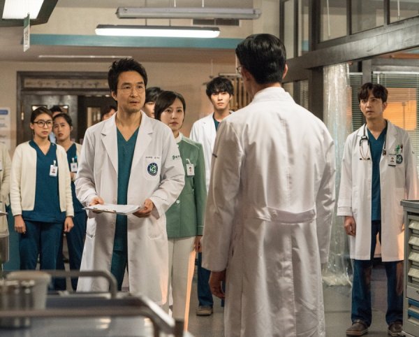 <p>Half of the returns to money SBS ‘romantic floor Kim, Department 2’2 of the membrane point to the public.</p><p>SBS On Every ‘Romantic floor Kim, Department 2’(a river scene/ rendering type recognition beat repeat/ production Samhwa networks)of the fat and shabby stone hospital as a background, make it a ‘real Doctor’ story. One massive - Lee Sung-kyung - Ahn, Hyo-seop - antispasmodic - officers-Hee - Kim Min-Jae, such as the smoke hole without the actors of the family, an intense message, which contains the villages, train the murder and thrilling, the storyline and removing the line cant make the research output, such as a synergistic effect, and a 4 consecutive week viewership Triple Crown coal rights, on A house theater, and overwhelming.</p><p>Whats more ‘romantic floor from the Kim Part 2’is half of 8 times to finish and authentic 2 as the membrane in the reverse converted to the new phase to be a prospect. Kim from(one massive), and as the Central stone hospital with the fate of youth doctors growth and future, the stone walls off of their active, such as during an unforeseen and exciting storyline for that. In this regard in the hands to create tension in the viewers  concentration to maximize the astute romance ‘floor Kim, Department 2’, ‘2 blocking point: the’ three for one.</p><p>● One massive, self and stone hospital you can keep it up</p><p>Half of the returns to money ‘romantic floor Kim, Department 2’ 2 from the membrane to the stone hospital and fate is with Kim from(just one)of rows in the most attention is being focused on. Its the most expensive medical services that provide the future of the hospital plan of the city Yun-Taiwan(best photo)in the now Stone hospital to sew the same night United States(Kim Ju-Hun)and Morgan sharpened confrontation and situation. The last 7 times at the husbands violence with a knife-wielding Foreign out of the wound in the car is present(Lee Sung-kyung) related issues as a confrontation to the world who Kim is “so you dont want to,”according to Park, the United States is its inside and demanded. Kim also plans to ask five people interested(the truth)to “We side to convince the stone hospital is closed to all. . ”And to answer, not that both sides of the ‘ultimate confrontation’this continues to be showed some signs.</p><p>Man, life the most respect and importance that, as a doctor of conscious Kim with this bus company and the years some of my trampling and would like to build such a Museum of the mighty one panel for example and among which, Kim of the future is what will happen is noteworthy has.</p><p>● Lee Sung-kyung - Ahn, Hyo-seop, as a human, as a doctor, one step at a time growth</p><p>An outstanding performance despite surgery nausea due respect paid was the car is present(Lee Sung-kyung)and a family suicide that painful past due to heavy life service with photo(Ahn Hyo-seop)is a Kim Department of teaching through one step at a time growing. Kim some have suggested surgery to help the trunk pain pills and scary lion on the top with cars car is currently in surgery gradually adapt to it. The photo is Kim from the advice of a family suicide attempt patient was one, the Creator of the ruthless domineering to report the worry was steaming from the warmth of the impressed such as human growth and there are.</p><p>Moreover, the car is present and if the past 8 times ending in the ‘reset  kiss’to share with A house theater to shake the drop was bar. Since my College each other about the subtle emotions felt by two people Stone hospital in the rapidly closer to the eagerness to reveal that. ‘Reset  the kiss’ after two people the romance of the water ride will be this attention.</p><p>● The actual motif with the reality the patient episode with the stone off of the active</p><p>‘Romantic floor Kim, from 2’ to 2 membranes in A house theater of your eyes and ears rusting capture, the actual events of one patient episode with Kim with stone hospital to have the stone off of active for and being. Kim Department of bashing carnival Barker was the paramedics from the family suicide attempt for dad and dad due to drug poisoning unconscious daughter, studying well to medication and kidney me blood dialysis and even murder to weapons water up, ensure that each of the melt which patients  episodes with authenticity to unfold for that. Here are some Smoking patients with all only lives up for long in the center(dark background), night is charging(Kim Min-Jae), Jung Soo(Yun bamboo), Southern style(change the people), learn certain(Shin Dong Wook), Yoona name Suzhou(natural), including new stone walls off of their struggling to have A house theater in a more dense sympathetic to the cause prospect.</p><p>Production company Samhwa Networks side is “3 days(today) to be broadcast 9 times from the authentic 2 membrane on the stone is, each of the figures between the complex tangle of events and a variety of patients with episodes of tension and with a choice of”this and “more authentic filled with a message, chest to eat eat by touching and precious girl Kim from passing through the will be interest and support for the children,”he explained.</p><p>Meanwhile SBS On Every ‘Romantic floor Kim, from 2’ 9 to 3 days(today) night 9: 40 in the broadcast.</p>