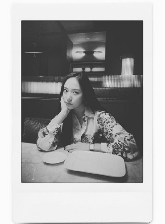 Krystal Jungs Beautiful look captivates SightOn the 4th, Krystal Jung posted a picture on his SNS.Krystal Jung in the photo is looking at the camera.He attracted netizens lights with beautiful looks that shined even in black and white photographs.The movie Sweet Sweet, which is expected to meet with Lee Gye-byeok, director of Lucky and Power, Mr. Lee, and Jang Gi-yong, Chae Soo-bin and Jung Soo-jung, cranked up after shooting for about three months on December 23 last year.The movie Sweet Sweet (Gase) is a delightful romantic comedy about the relationship between three men and women who have been mixed in different emotions, from Jang Hyuk (Jang Ki-yong), who wants to catch both work and love, to his friend-like lover Daeun (Chae Soo-bin) and Jung Soo-jung (Jung Soo-jung), which he met in a new environment.The movie Sweet Sweet (Gase) will be released in 2020 after the latter work.