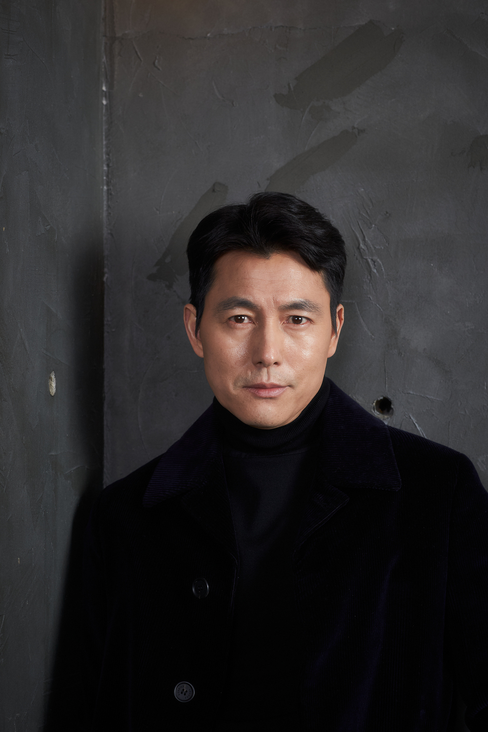 I dont want to blame the difference in understanding.A nickname that feels a bit of evil beyond mischievousness.Actor Jung Woo-sung is expected to become a hot topic by revealing his candid stance on the sometimes mentioned expression of the refugee king Iran on cyber.Jung Woo-sung said in an interview on February 6th at the movie The Animals Who Want to Hold a Jeep in Seoul Samcheong-dong, The intention of the people who write this is not really good, but I do not want to blame it, It is because it is.Jung Woo-sung has been active as a goodwill ambassador for the UNHCR for many years.He emphasized that as long as the human beings survive, the proposition that should be constantly considered is war and peace , which is the tragedy caused by this, and Iran is accepting the expression of refugee king as a level of understanding .heo min-nyeong