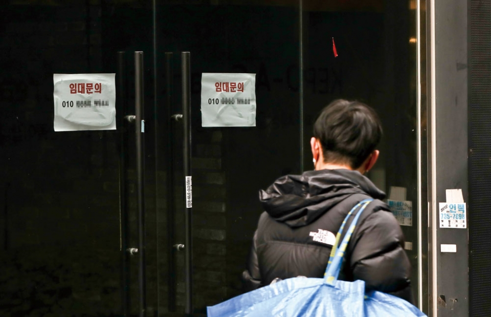 1월29일 서울 중구 명동 거리에 건물 1층이 비어있다. ⓒ 시사저널 임준선